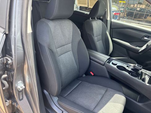 Used 2025 Nissan Rogue SV AWD/4WD image 38