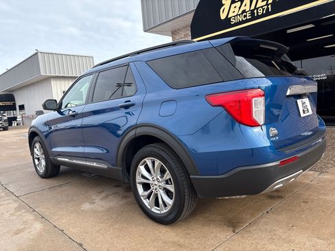 Used 2023 Ford Explorer XLT w/ Equipment Group 202A image 11