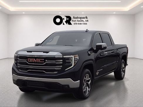Used 2023 GMC Sierra 1500 SLT w/ SLT Premium Package AWD/4WD image 2