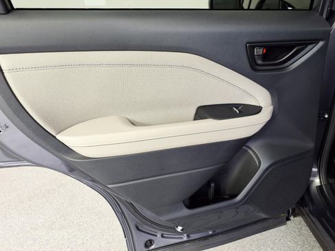 Used 2025 Subaru Forester Premium image 11