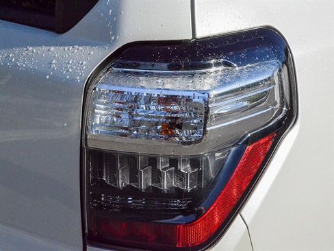 Used 2015 Toyota 4Runner Limited image 14