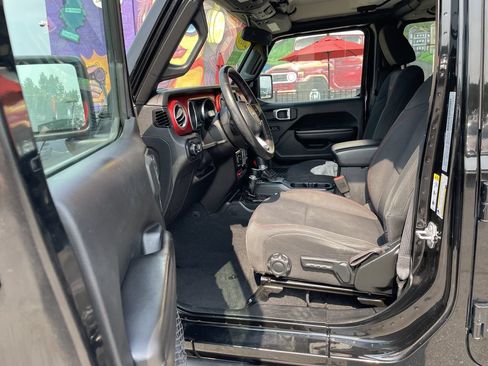 Certified 2018 Jeep Wrangler Unlimited Rubicon AWD/4WD image 14