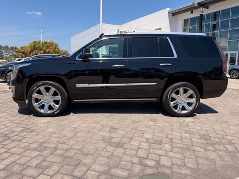 Used 2019 Cadillac Escalade Premium Luxury AWD/4WD image 12