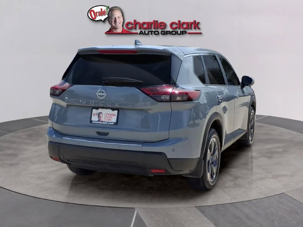 Used 2026 Nissan Rogue SV FWD image 5