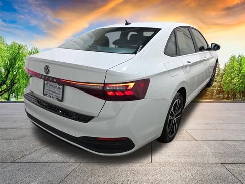 Used 2025 Volkswagen Jetta Sport FWD image 4