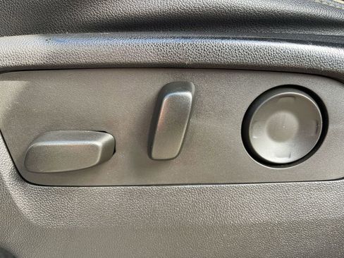 Used 2021 Chevrolet Suburban Premier w/ Premium Package image 10