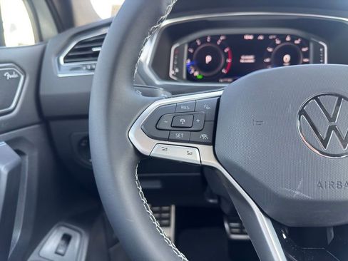 Used 2023 Volkswagen Tiguan SEL R-Line image 24