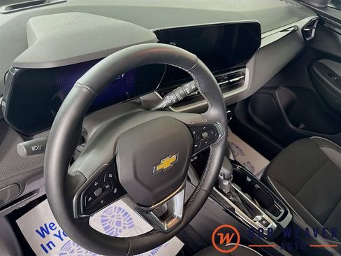 Used 2025 Chevrolet TrailBlazer LT w/ Convenience Package AWD/4WD image 11