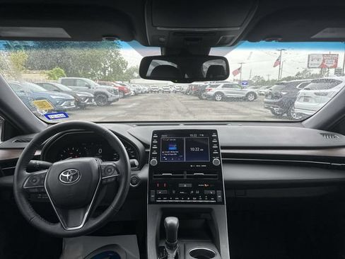 Used 2021 Toyota Avalon XLE FWD image 10