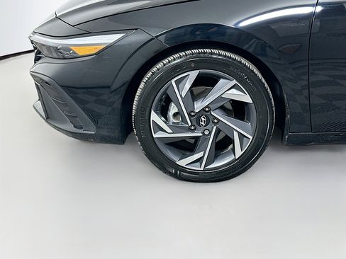 Certified 2025 Hyundai Elantra Sport image 28