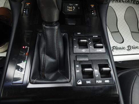 Used 2020 Lexus GX 460 Luxury w/ Luxury Sport Package AWD/4WD image 27