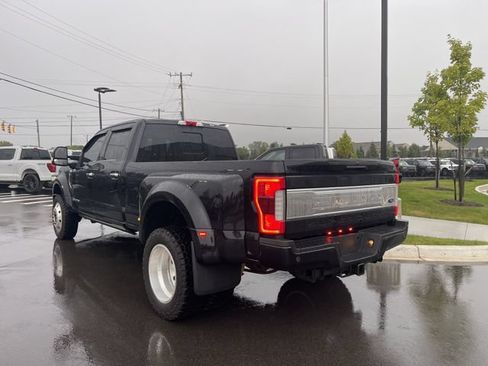 Used 2019 Ford F450 Platinum w/ Platinum Ultimate Package AWD/4WD image 3