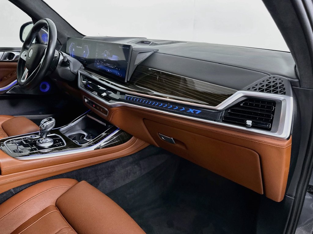 Used 2024 BMW ALPINA XB7 AWD/4WD image 31