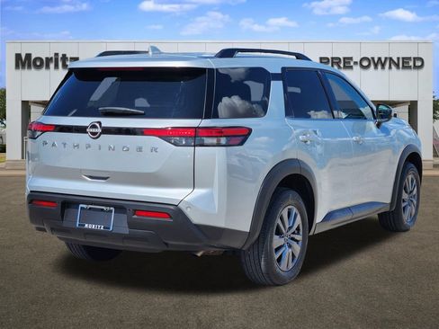 Used 2025 Nissan Pathfinder SV FWD image 5