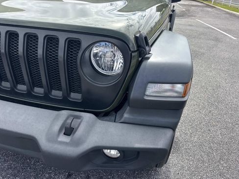 Used 2021 Jeep Wrangler Unlimited Sport image 10