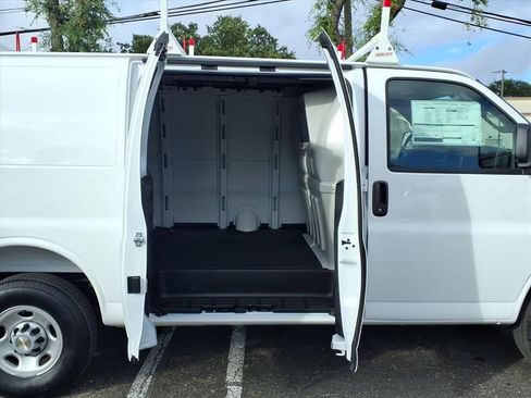 New 2026 Chevrolet Express 2500 w/ Driver Convenience Package RWD image 16