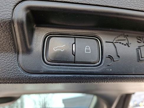 Used 2021 Ford Explorer XLT w/ Equipment Group 202A image 30