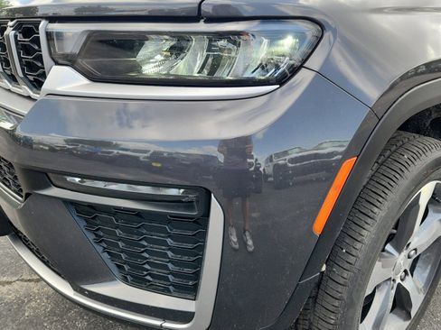 New 2026 Jeep Grand Cherokee L Limited AWD/4WD image 9