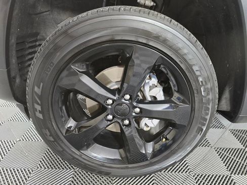 Used 2023 Jeep Grand Cherokee Altitude image 9