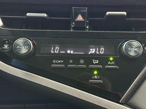 Used 2023 Toyota Camry XSE image 18