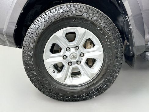 Used 2015 Toyota 4Runner SR5 image 31