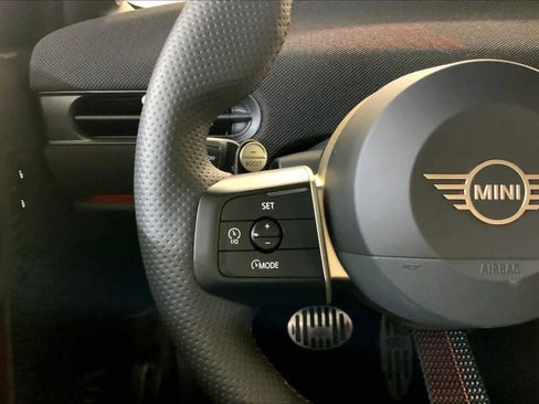 Certified 2025 MINI Cooper S image 23