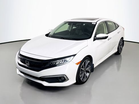 Used 2019 Honda Civic Touring image 4