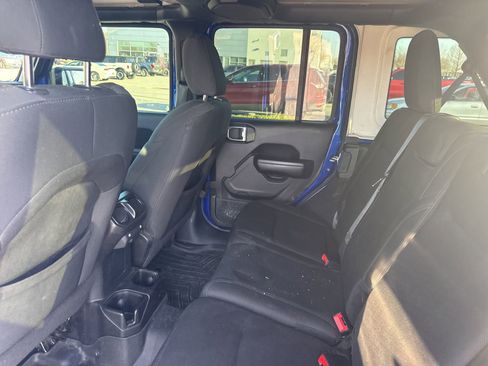 Used 2018 Jeep Wrangler Unlimited Sport S image 11