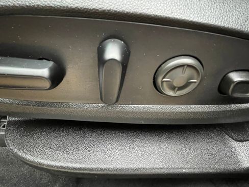 Used 2021 Buick Enclave Avenir w/ Avenir Technology Package AWD/4WD image 19