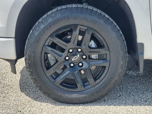 Used 2025 Chevrolet Silverado 1500 RST AWD/4WD image 10