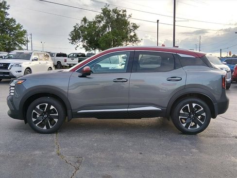 Certified 2025 Nissan Kicks SR FWD image 6