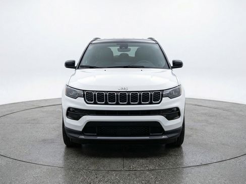 Used 2025 Jeep Compass Limited image 2