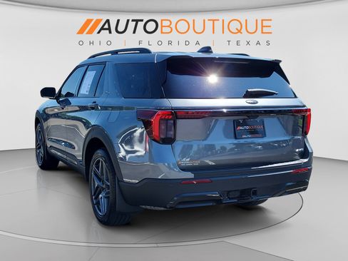Used 2025 Ford Explorer ST-Line w/ Premium Package AWD/4WD image 3