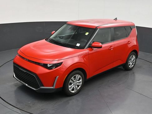 Used 2023 Kia Soul LX FWD image 15