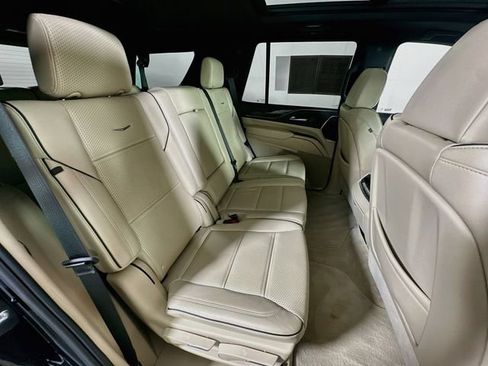 Certified 2024 Cadillac Escalade Premium Luxury w/ Performance Package AWD/4WD image 31