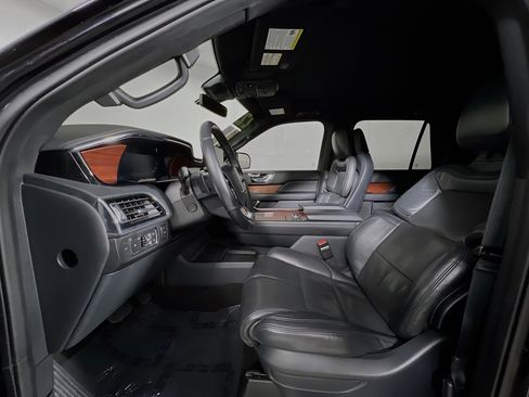 Used 2022 Lincoln Navigator Reserve image 15