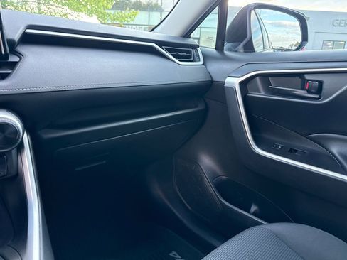 Used 2020 Toyota RAV4 LE w/ All Weather Liner Package AWD/4WD image 25