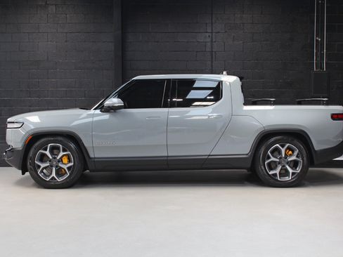 Used 2022 Rivian R1T Adventure AWD/4WD image 3