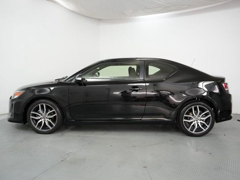 Used 2015 Scion tC image 4