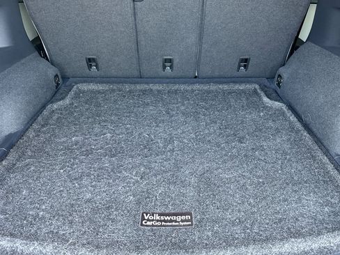 Used 2018 Volkswagen Tiguan SEL image 16