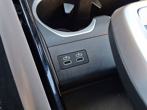 Certified 2025 BMW X1 xDrive28i w/ M Sport Package image 18