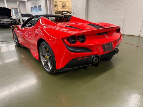 Used 2023 Ferrari F8 Tributo RWD image 10