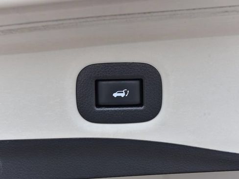 Used 2020 Nissan Rogue SV FWD image 25