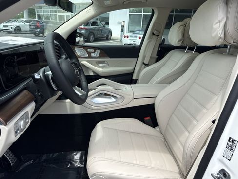 New 2026 Mercedes-Benz GLS 450 4MATIC image 10