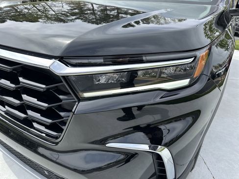 Used 2025 Honda Pilot Elite image 6