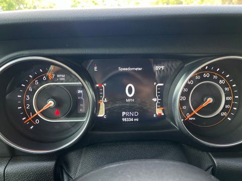 Used 2020 Jeep Gladiator Overland AWD/4WD image 17