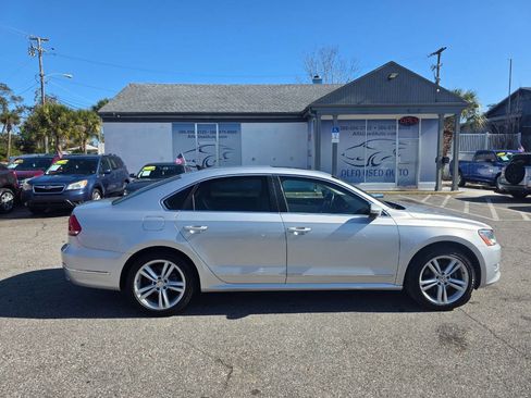 Used 2012 Volkswagen Passat 3.6 SEL Premium image 3