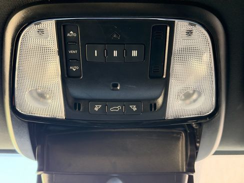 Used 2024 Dodge Durango GT AWD/4WD image 36
