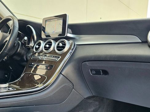 Used 2018 Mercedes-Benz GLC 300 4MATIC image 29