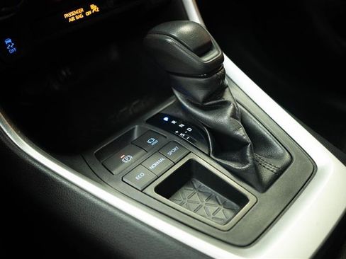 Used 2019 Toyota RAV4 XLE w/ Carpet Mat Package FWD image 20